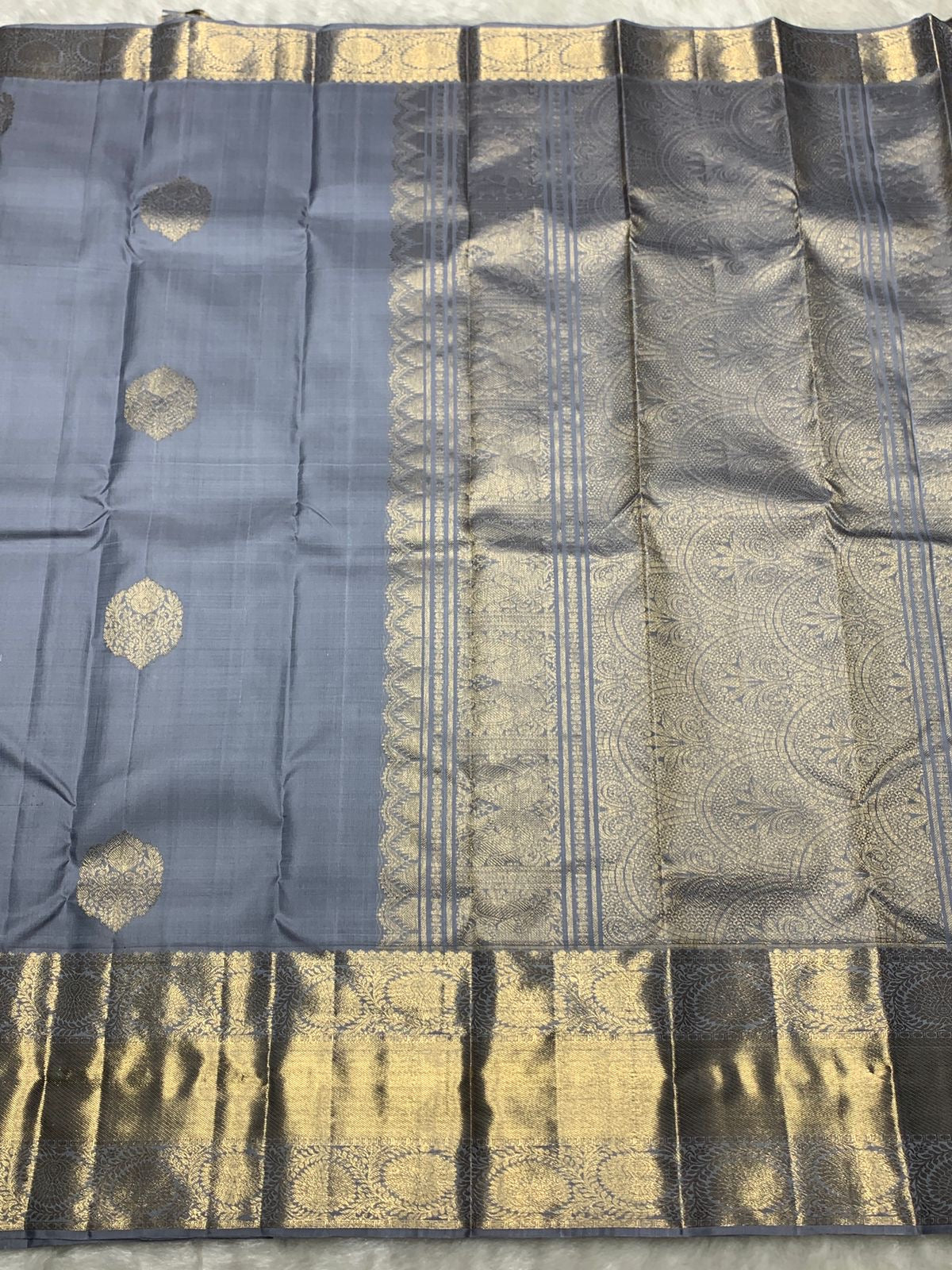 Classic Grey 2gm Zari Bridal Elegance Kanchipuram Handloom Silk Saree SS25984