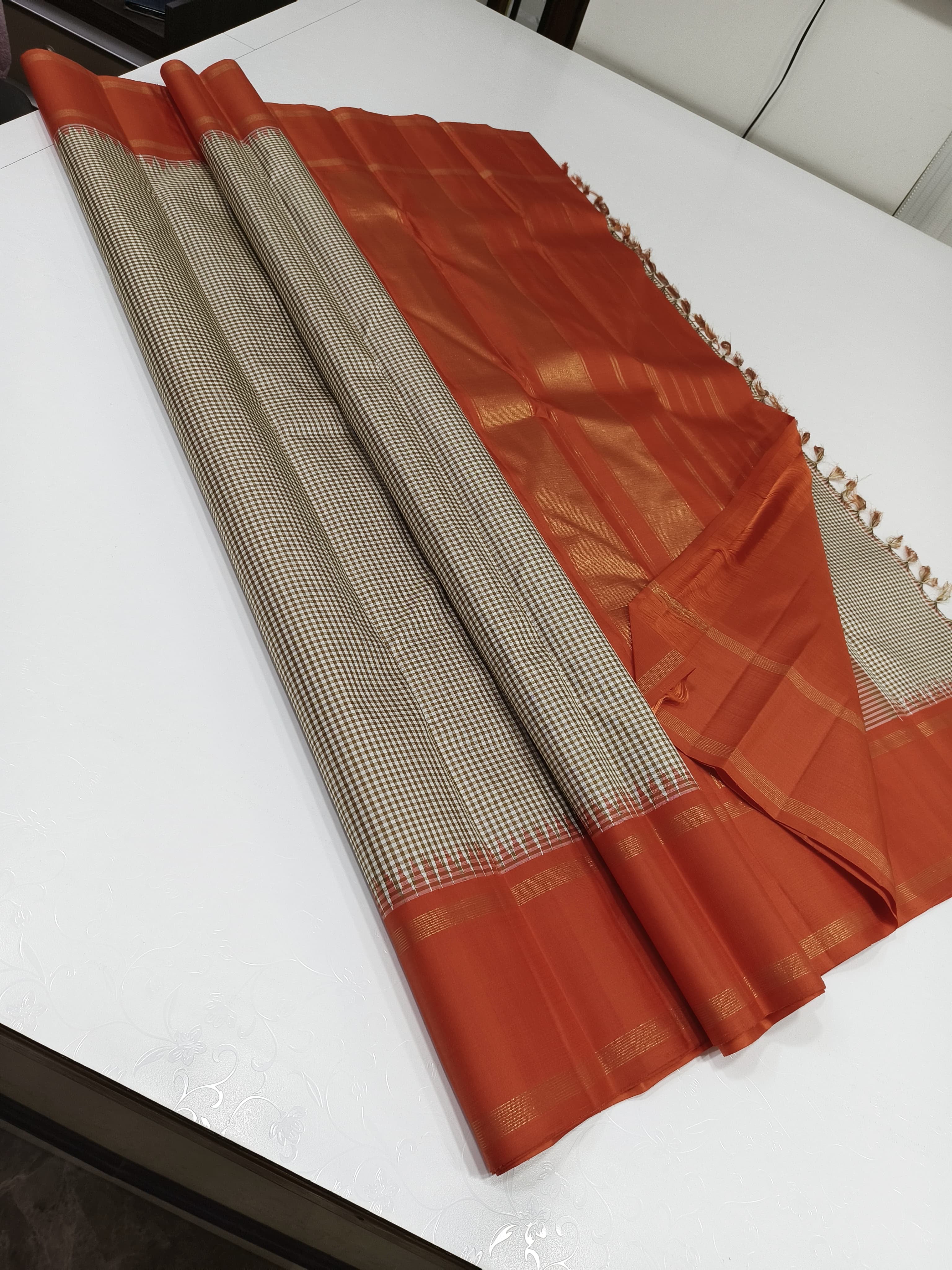 Classic Beige & Sunset Orange 2gm Zari Korvai Elegance Kanchipuram Handloom Silk Saree SS25386