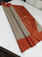 Load image into Gallery viewer, Classic Beige &amp; Sunset Orange 2gm Zari Korvai Elegance Kanchipuram Handloom Silk Saree SS25386
