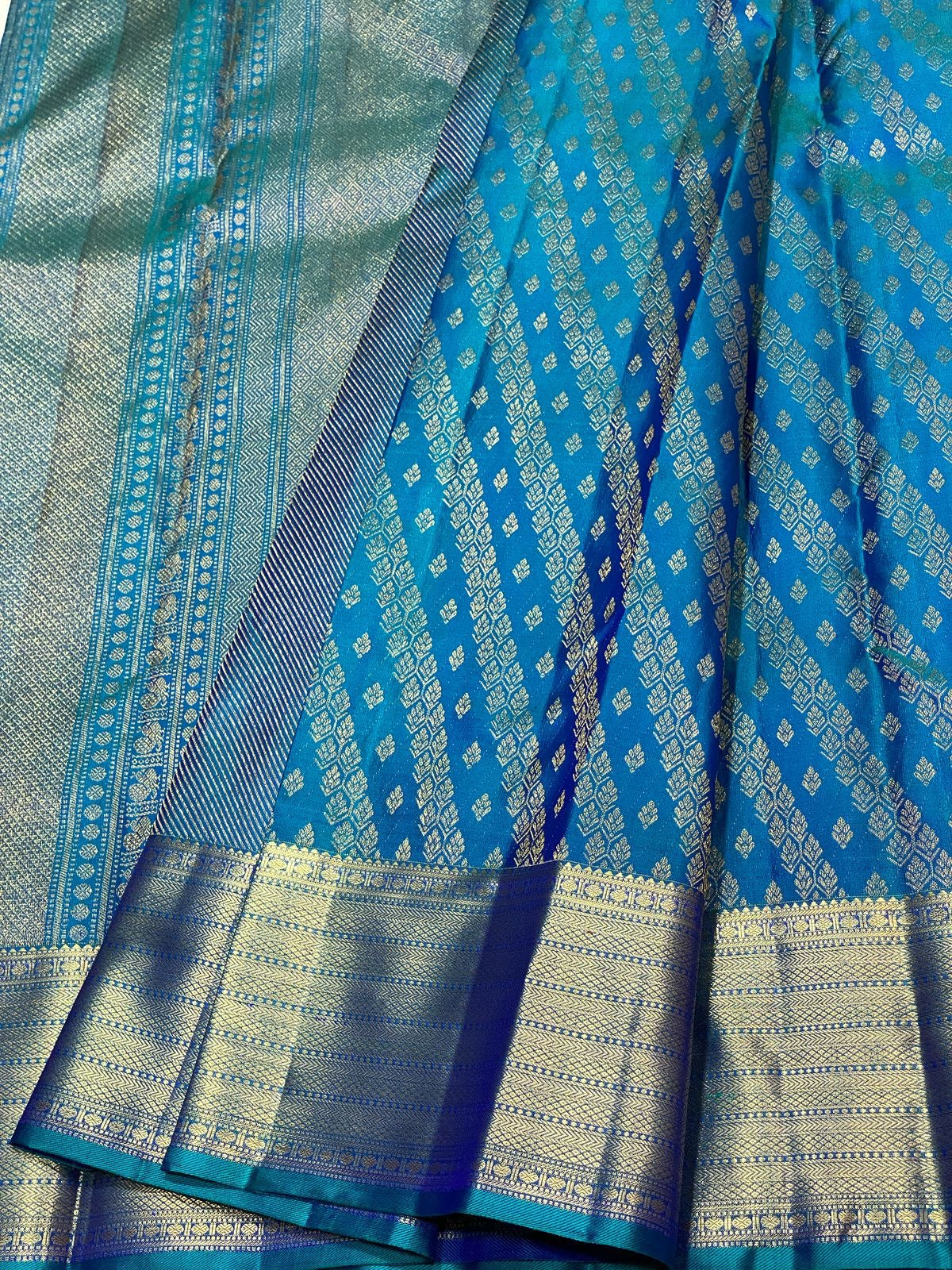 Classic Peacock Blue 2gm Zari Kanchipuram Handloom Silk Saree SS25615