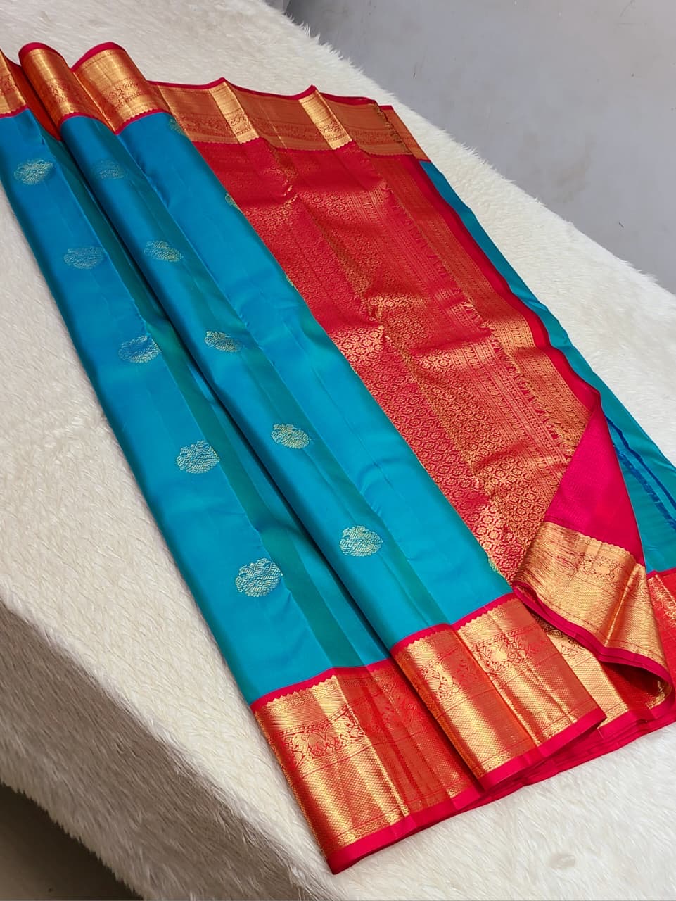 Classic Creamy Blue & Rosy Red 2gm Zari Kanchipuram Handloom Silk Saree SS26385