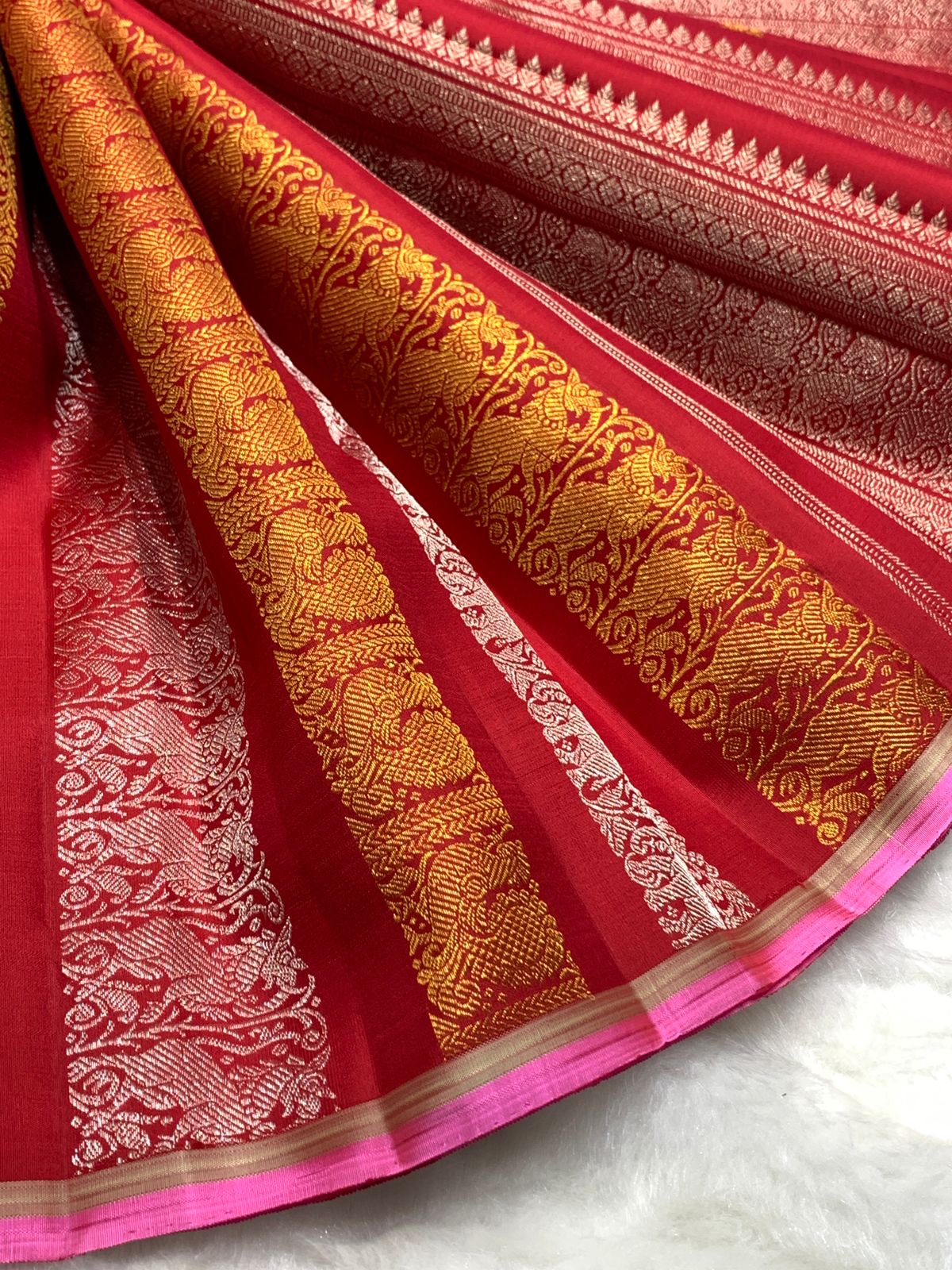 Classic Carmine Red 2gm Zari Kanchipuram Handloom Silk Saree SS26100