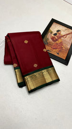 Load image into Gallery viewer, Classic Cherry Green &amp; Bottle Green Korvai Elegance Kanchipuram Handloom Silk Saree SS27118
