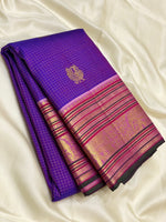 Load image into Gallery viewer, Classic Lavender 2gm Zari Vaira Oosi Elegance Kanchipuram Silk Saree SS23888
