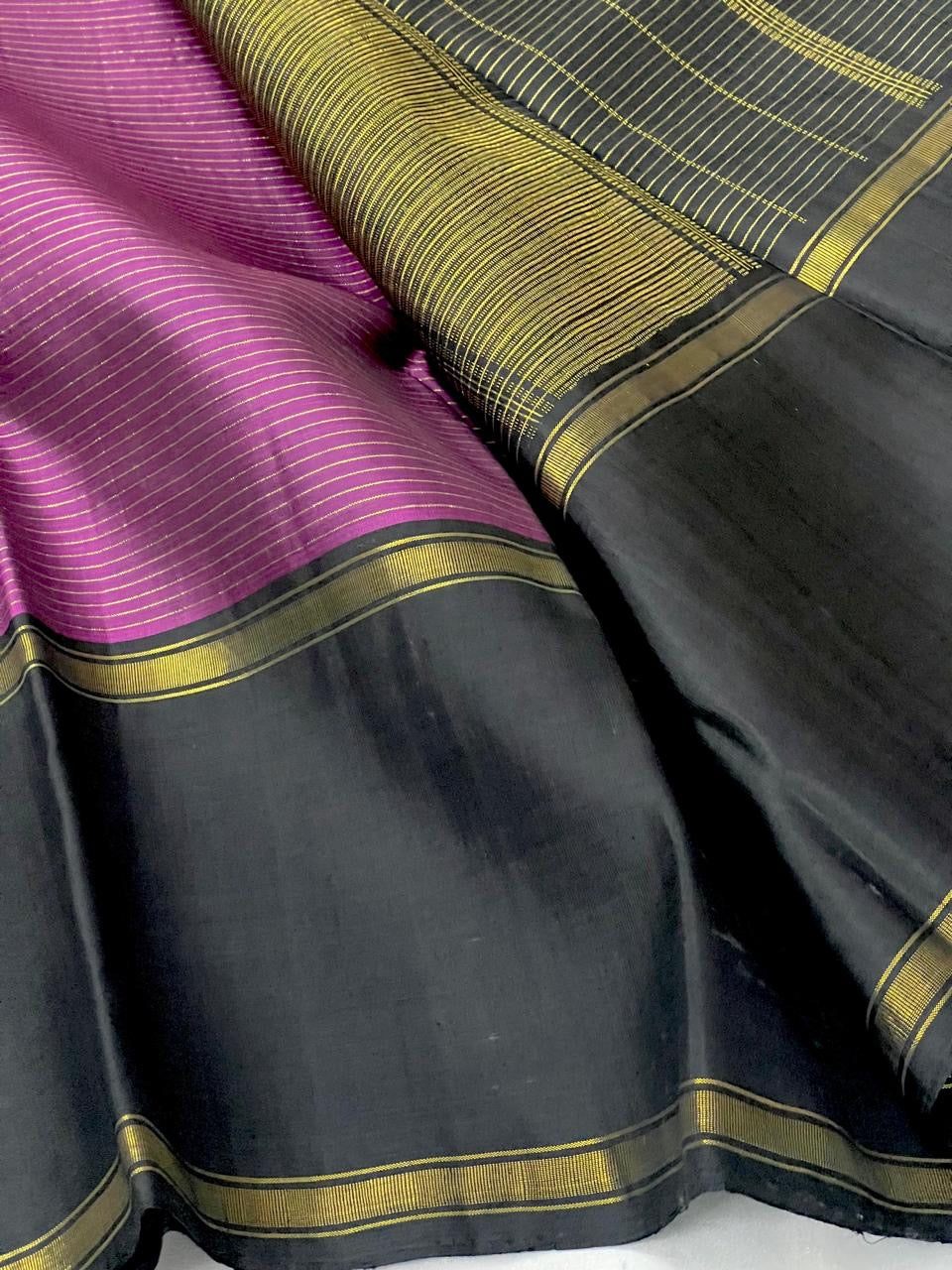 Classic Onion Pink & Charcoal Black Elegance Handloom Soft Silk Saree SS24125