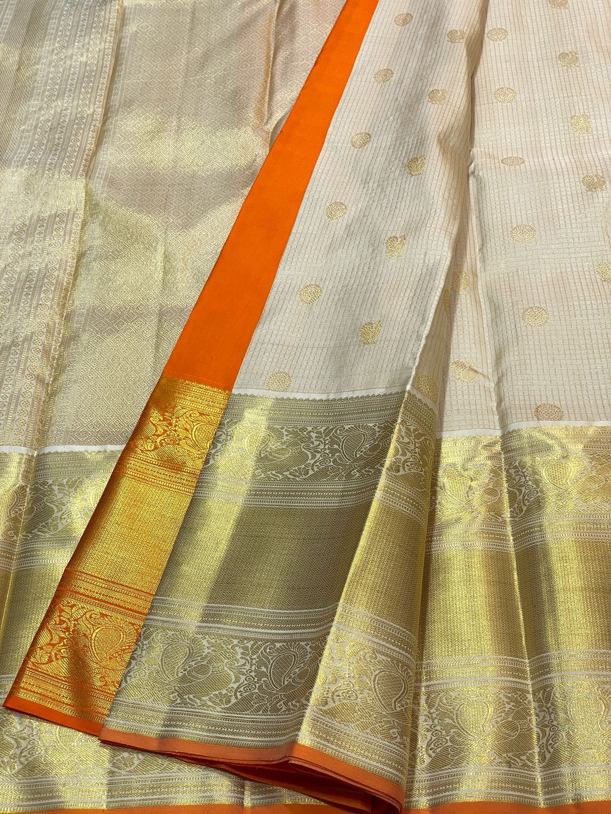 Classic White & Fiery Orange 2gm Zari Elegance Bridal Kanchipuram Handloom Silk Saree SS24375