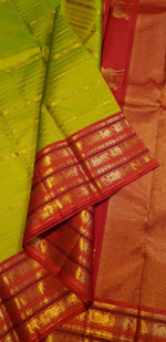 Load image into Gallery viewer, Classic Spring Green &amp; Brick Orange Red 2gm Zari Elegance Kanchipuram Handloom Silk Saree SS27953

