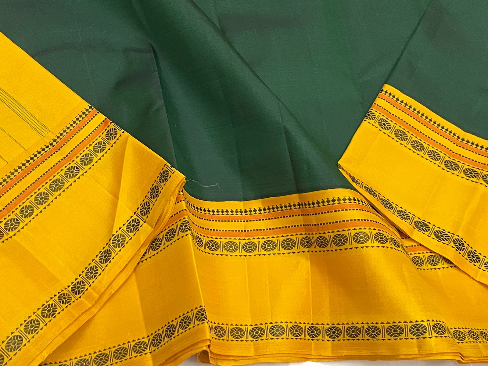 Classic Bottle Green & Mustard Yellow Thread Korvai Kanchipuram Handloom Silk Saree SS25954
