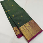 Load image into Gallery viewer, Classic Bottle Green &amp; Deep Pink Vaira Oosi Kattam 2gm Zari Kanchipuram Handloom Silk Saree SS25937
