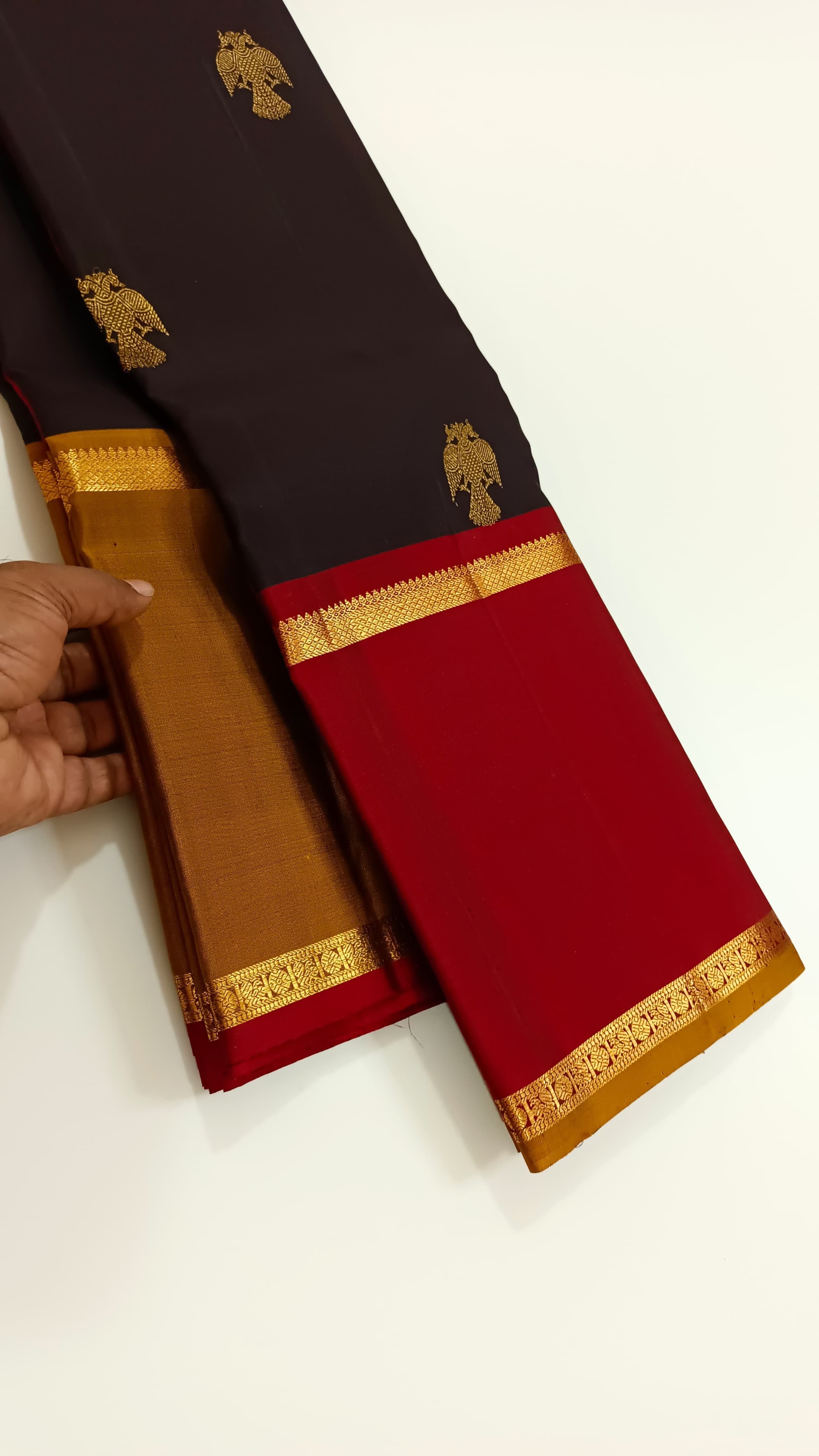 Classic Espresso & Red Elegance Kanchipuram Handloom Silk Saree SS24200