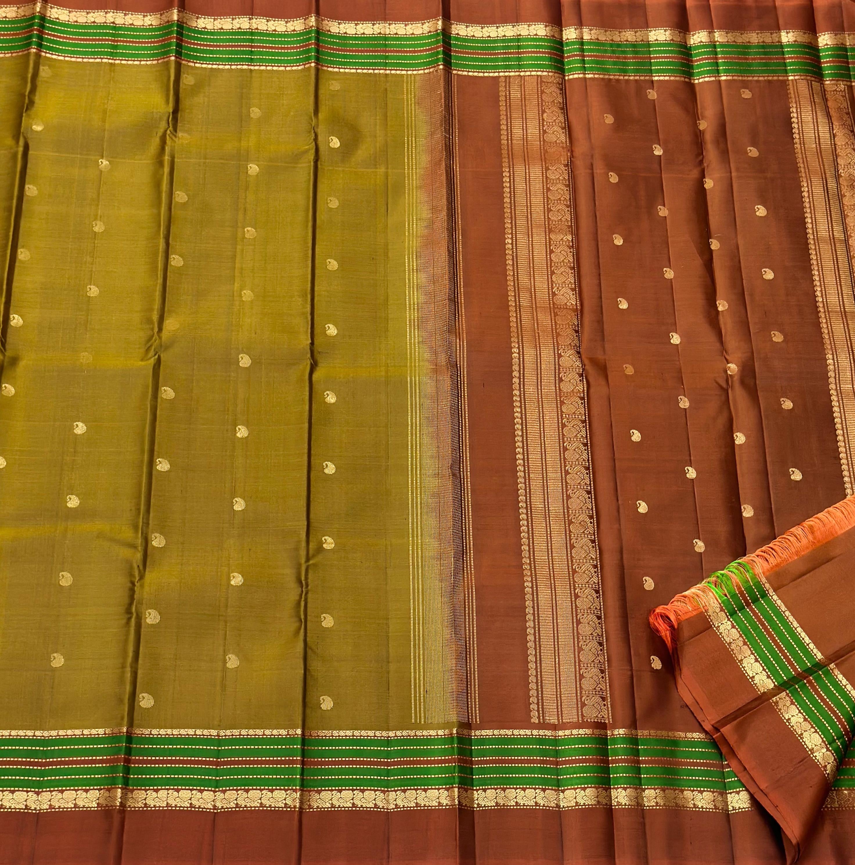 Classic Mustard & Creamy Brown 1gm Zari Elegance Kanchipuram Handloom Silk Saree SS24139