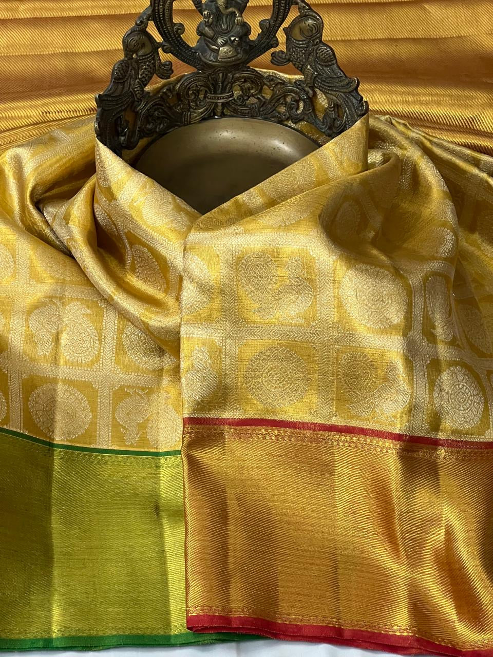 Classic Golden Cream 2gm Zari Bridal Elegance Kanchipuram Handloom Silk Saree SS23606