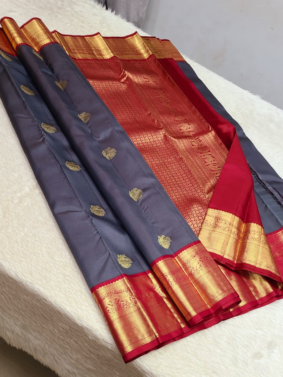 Classic Steel Grey & Chilli Red 2gm Zari Kanchipuram Handloom Silk Saree SS26384
