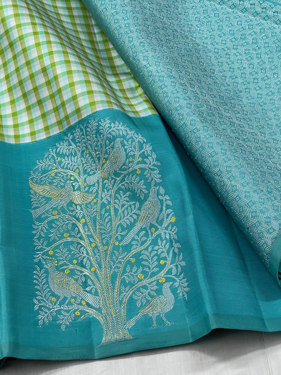 Classic Checker Green & Blue 2gm Zari Elegance Kanchipuram Handloom Silk Saree SS25237