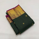 Load image into Gallery viewer, Classic Bottle Green &amp; Deep Pink Vaira Oosi Kattam 2gm Zari Kanchipuram Handloom Silk Saree SS25937
