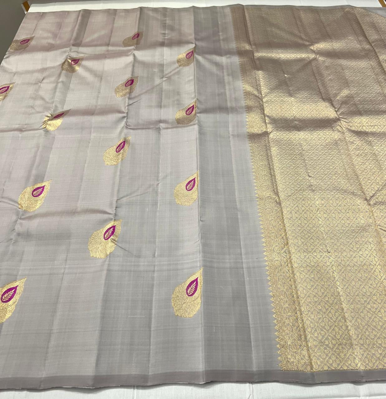 Classic Silver Grey 2gm Zari Kanchipuram Handloom Silk Saree SS26018