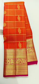 Load image into Gallery viewer, Classic Orange &amp; Rani Pink 2gm Zari Vaira Oosi Elegance Kanchipuram Handloom Silk Saree SS25268
