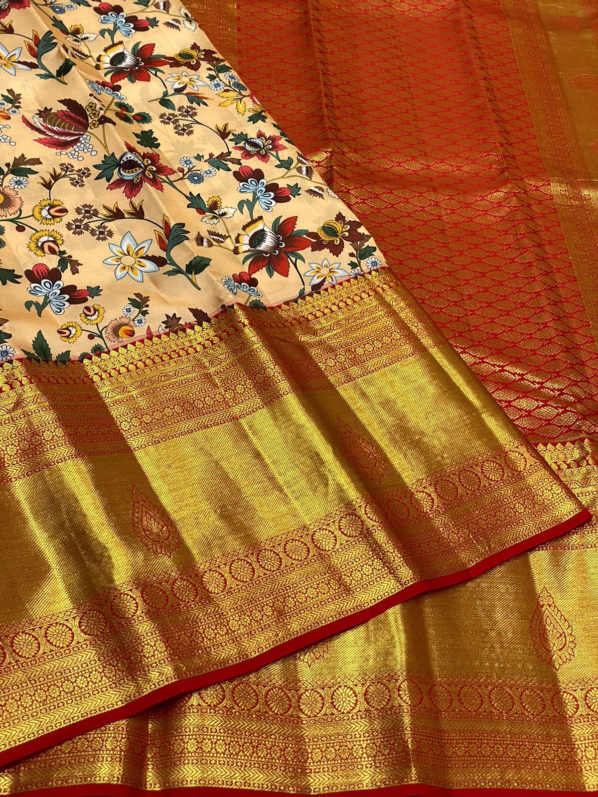 Classic Peach & Chilly Red Kalamkari Digital Print Bridal Elegance Kanchipuram Handloom Silk Saree SS23907