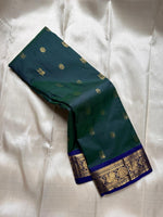 Load image into Gallery viewer, Classic Pine Green &amp; Royal Blue Elegance Kanchipuram Handloom Silk Saree SS27245
