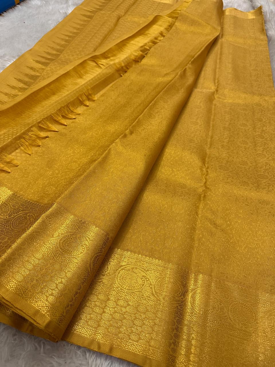 Classic Pale Yellow 2gm Zari Elegance Kanchipuram Handloom Silk Saree SS24804