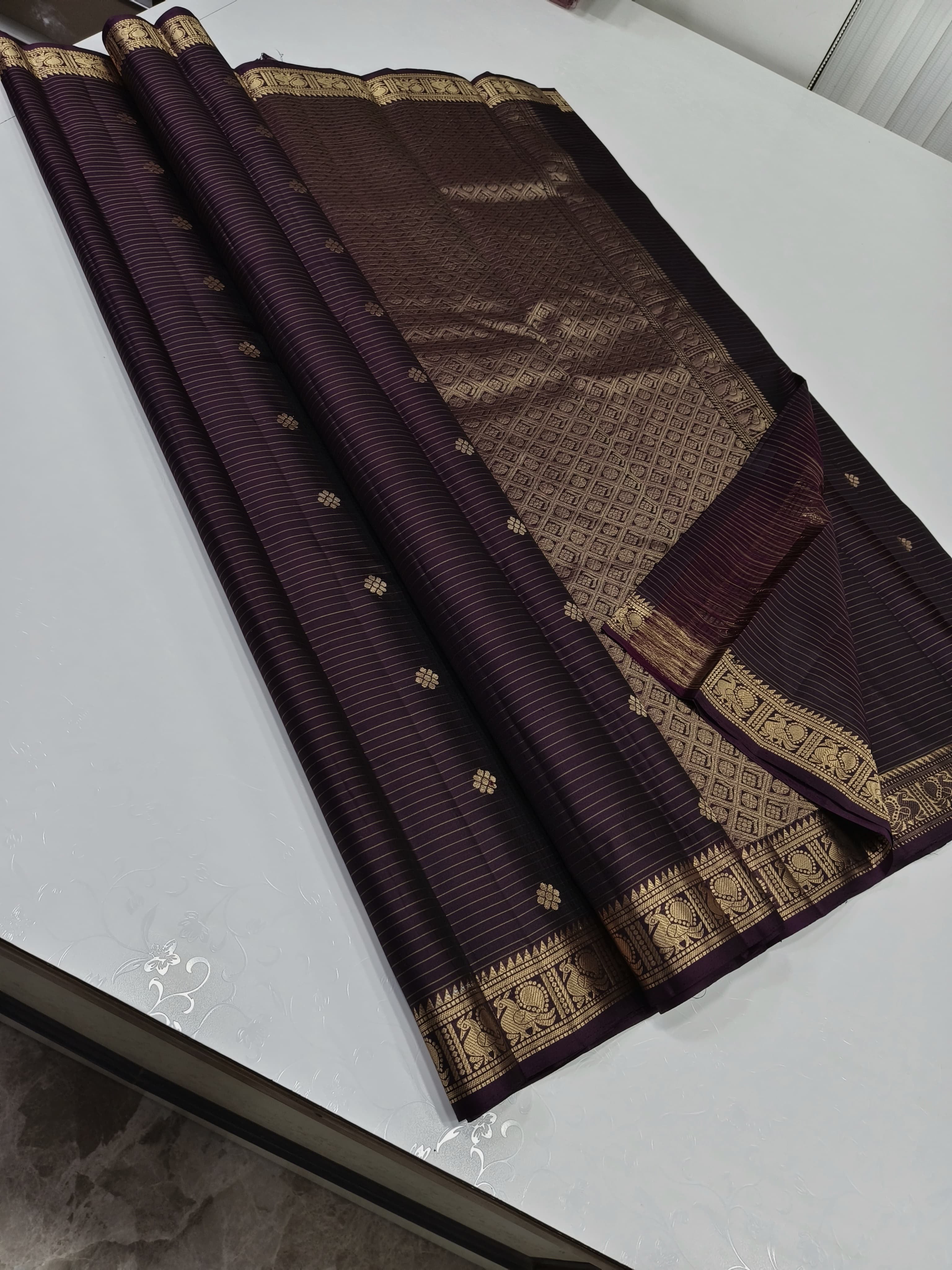 Classic Dark Chocolate Elegance Kanchipuram Silk Saree SS23944