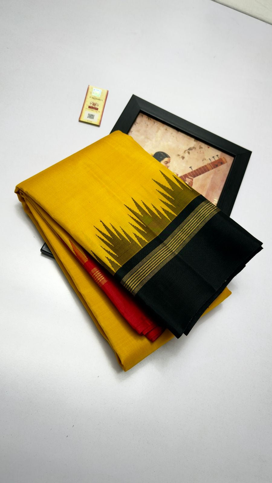 Classic Sunny Yellow & Black Kanchipuram Handloom Silk Saree SS26050