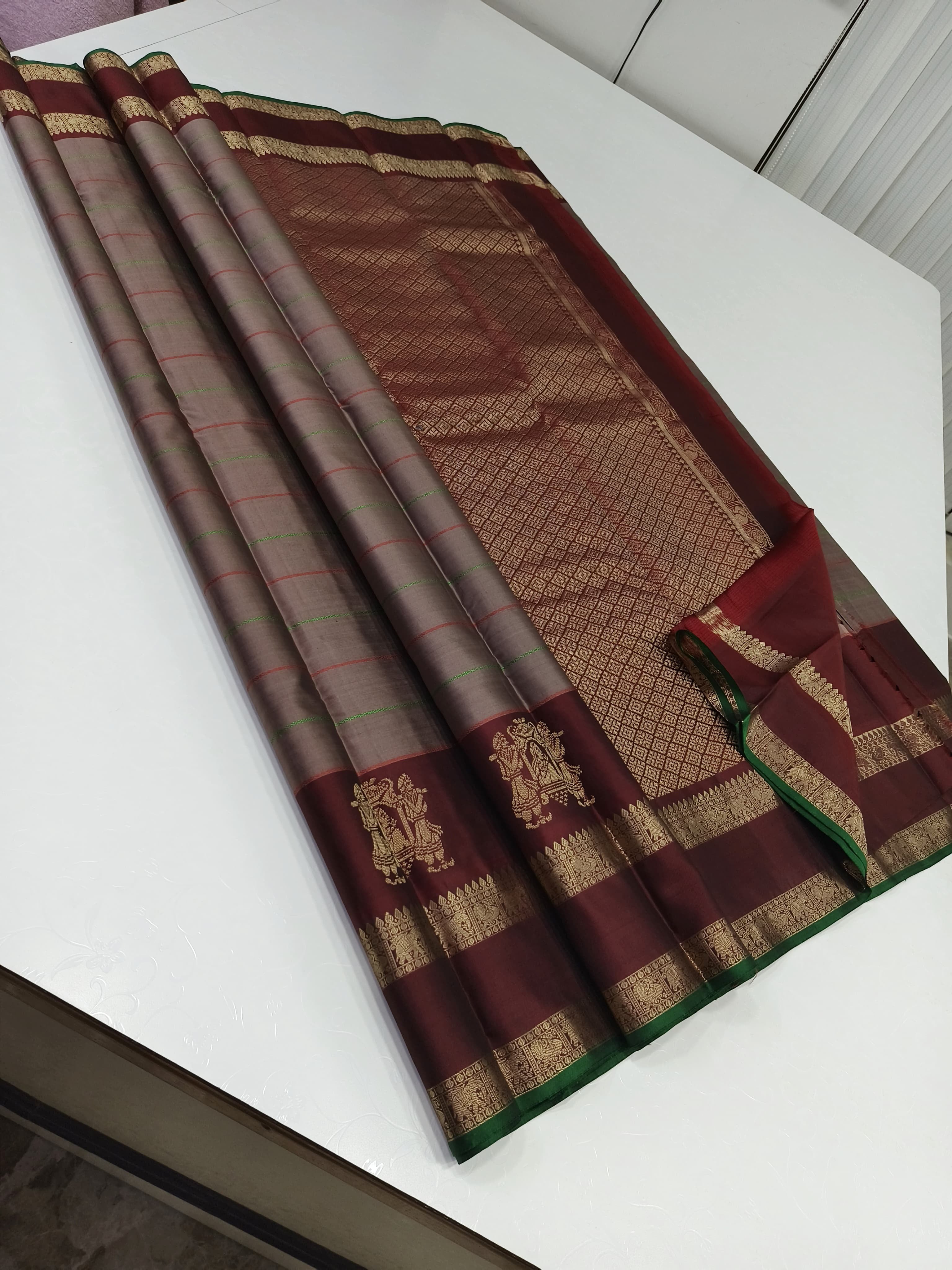 Classic Cocoa & Maroon 1gm Zari Kanchipuram Handloom Silk Saree SS25914