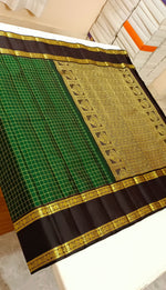 Load image into Gallery viewer, Classic Green &amp; Dark Brown Zari Kattam &amp; Rettai Pet Border Elegance Kanchipuram Handloom Silk Saree SS25337

