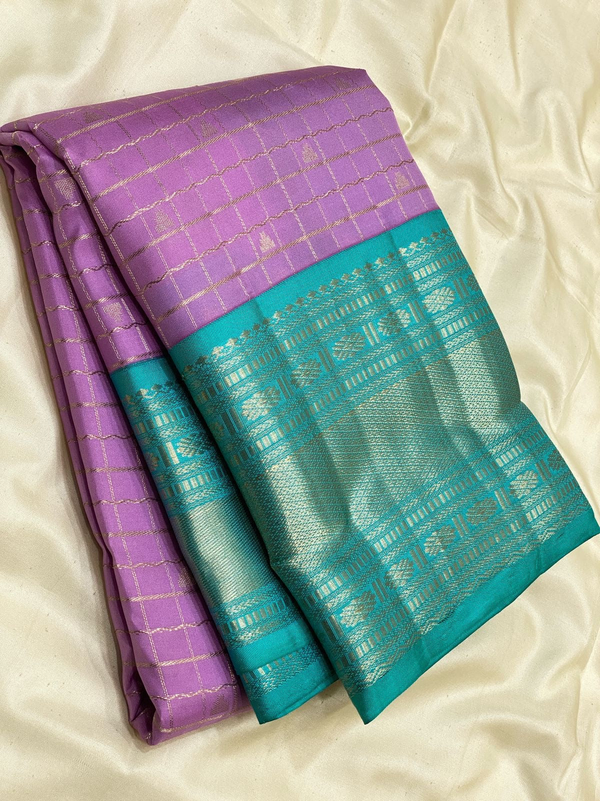 Classic Onion Pink & Dark Blue 2gm Zari Beldari Checks Elegance Kanchipuram Handloom Silk Saree SS24612