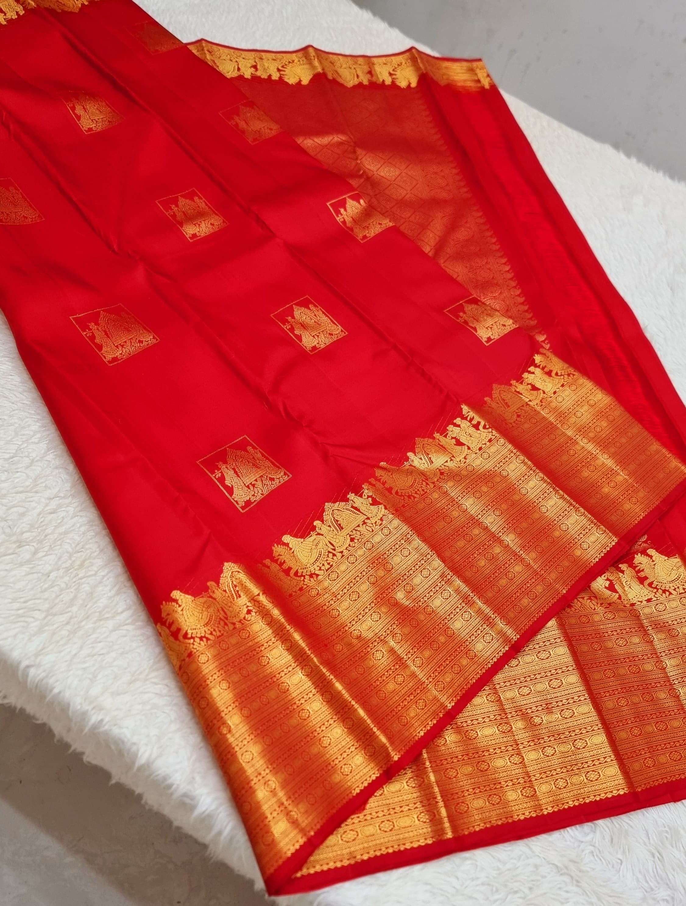 Classic Scarlet Red 2gm Zari Bridal Elegance Kanchipuram Handloom Silk Saree SS24713