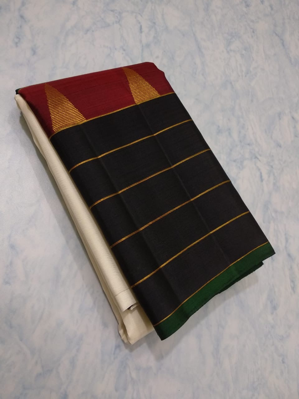 Classic Butter Cream & Charcoal Black Elegance Kanchipuram Handloom Silk Saree SS24505