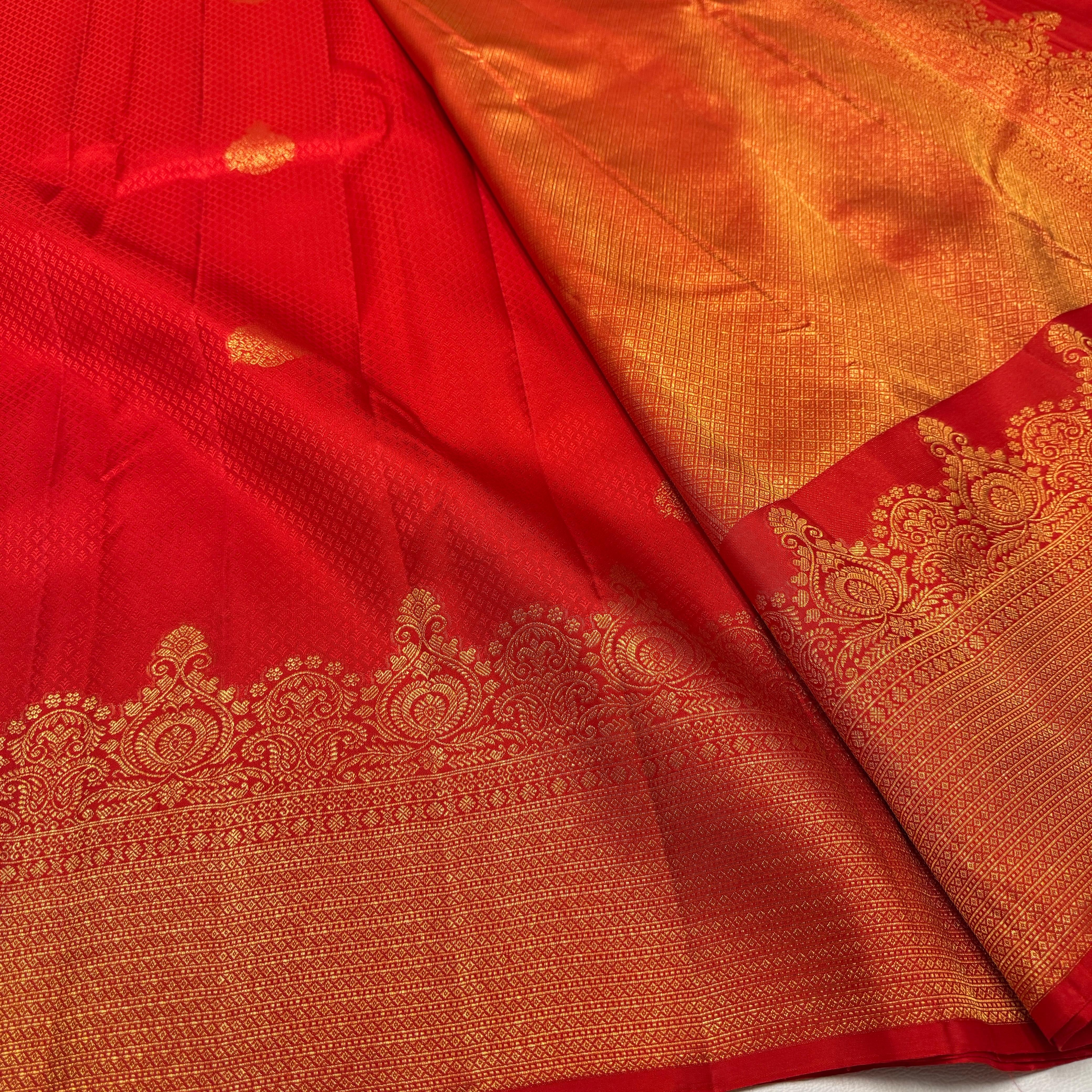 Classic Red 2gm Zari Temple Bridal Elegance Kanchipuram Handloom Silk Saree SS26586