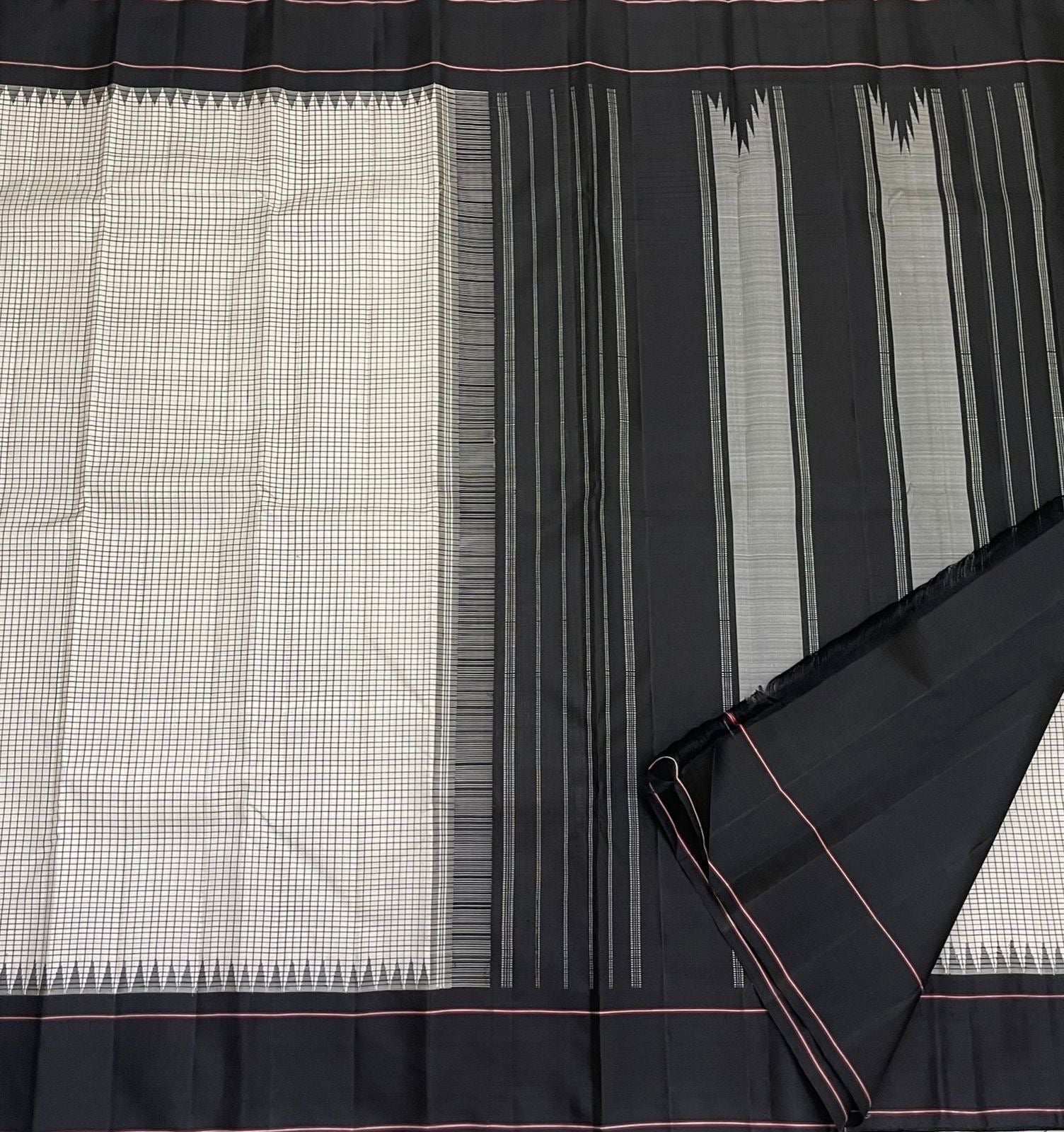 Classic White & Black Checker Elegance Kanchipuram Handloom Silk Saree SS24718