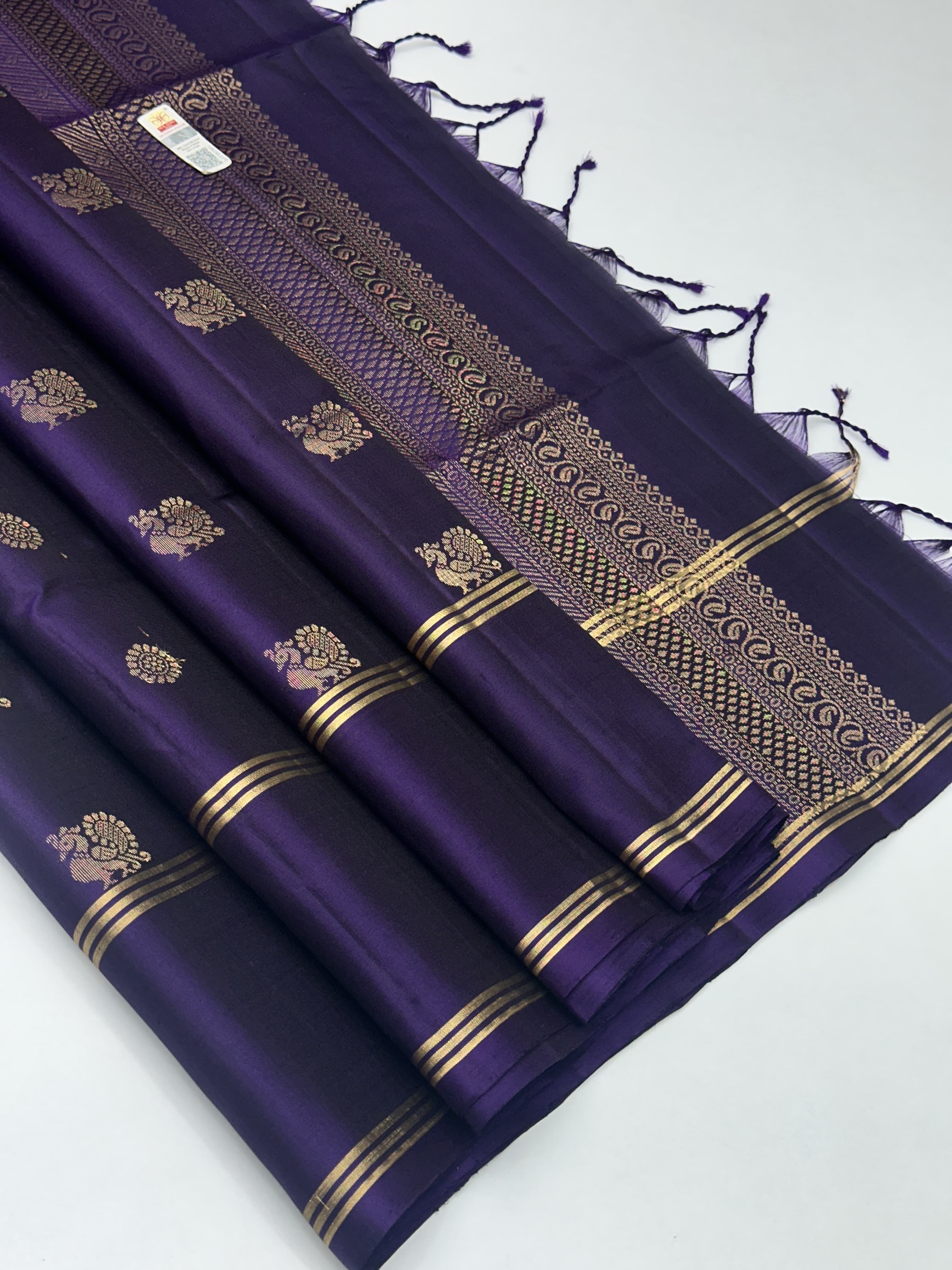 Classic Navy Blue Elegance Handloom Soft Silk Saree SS24483