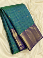 Load image into Gallery viewer, Classic Peacock Green 2gm Zari Vaira Oosi Checks Elegance Kanchipuram Handloom Silk Saree SS24742
