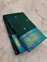 Load image into Gallery viewer, Classic Deep Green &amp; Ice Blue Elegance Kanchipuram Handloom Silk Saree SS27242
