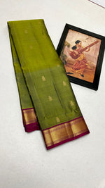 Load image into Gallery viewer, Classic Spring Green &amp; Wine Plum Elegance Kanchipuram Handloom Silk Saree SS27124
