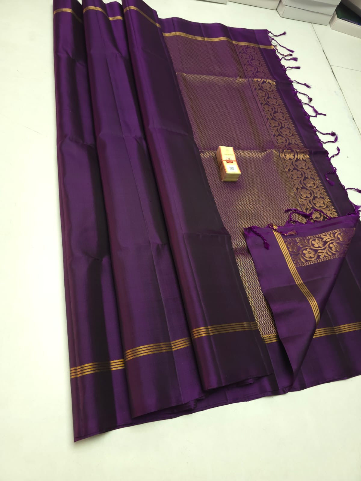 Classic Dark Violet Elegance Plain Handloom Soft Silk Saree SS26308