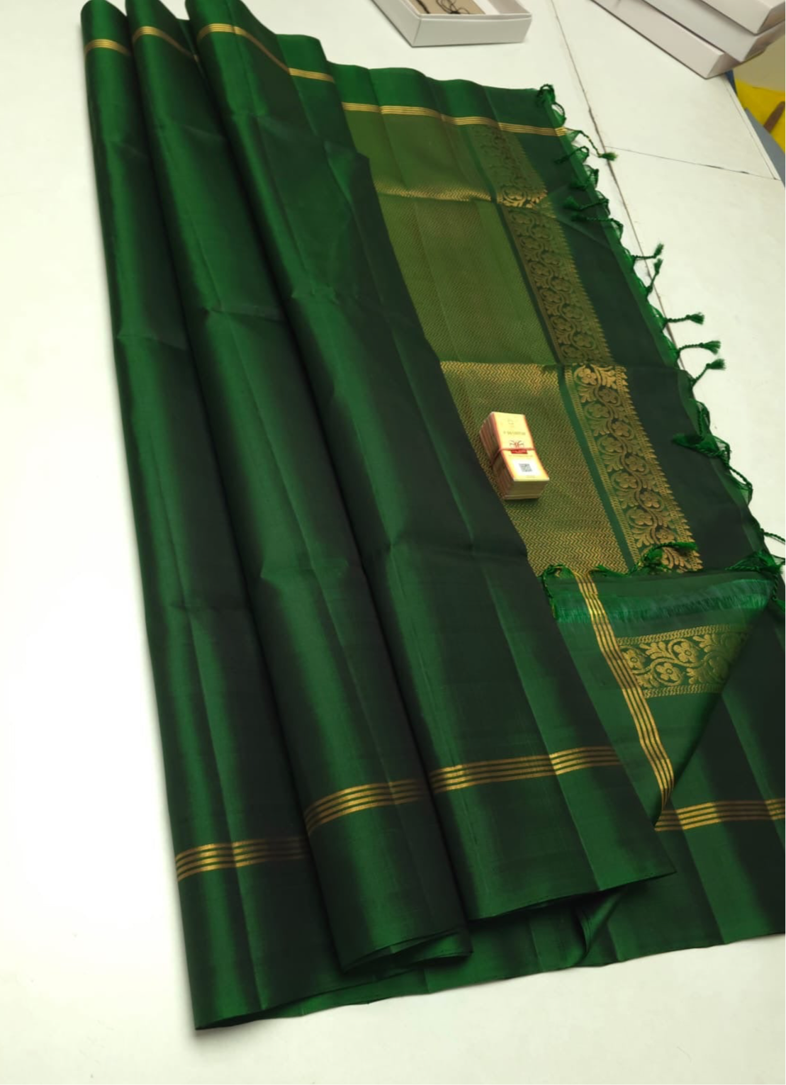 Classic Green Elegance Handloom Soft Silk Saree SS25240