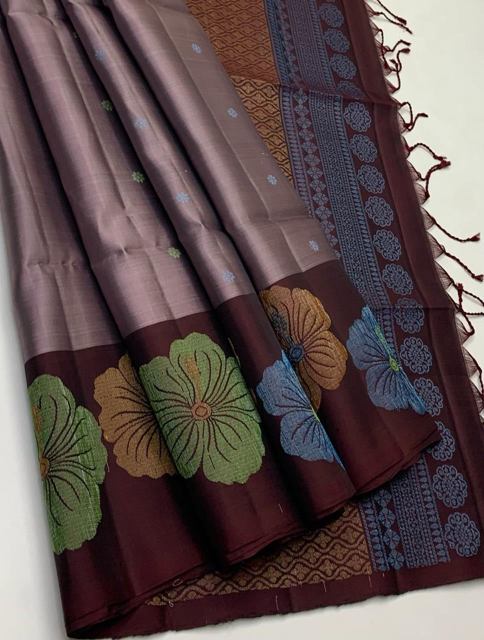 Classic Cocoa & Dark Chocolate Elegance Handloom Soft Silk Saree SS24560