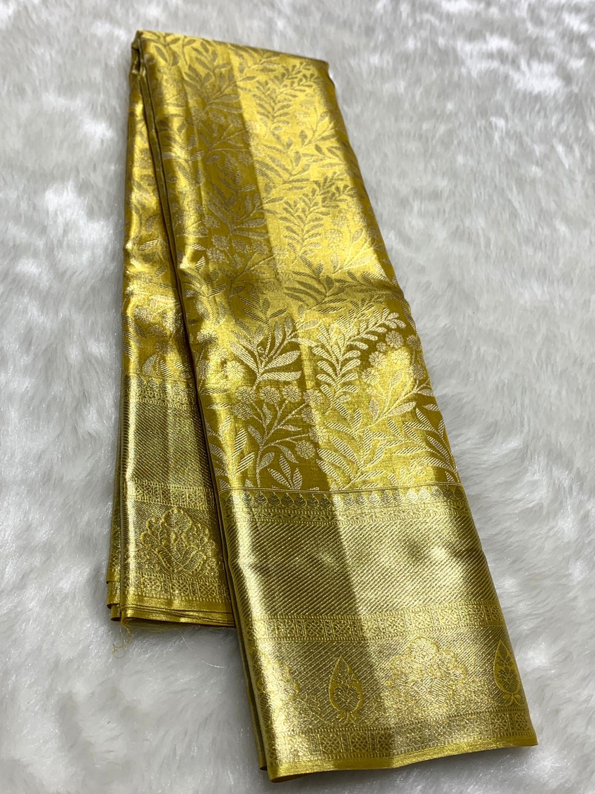 Shimmer Gold Floral Bridal Elegance Kanchipuram Handloom Silk Saree SS25978