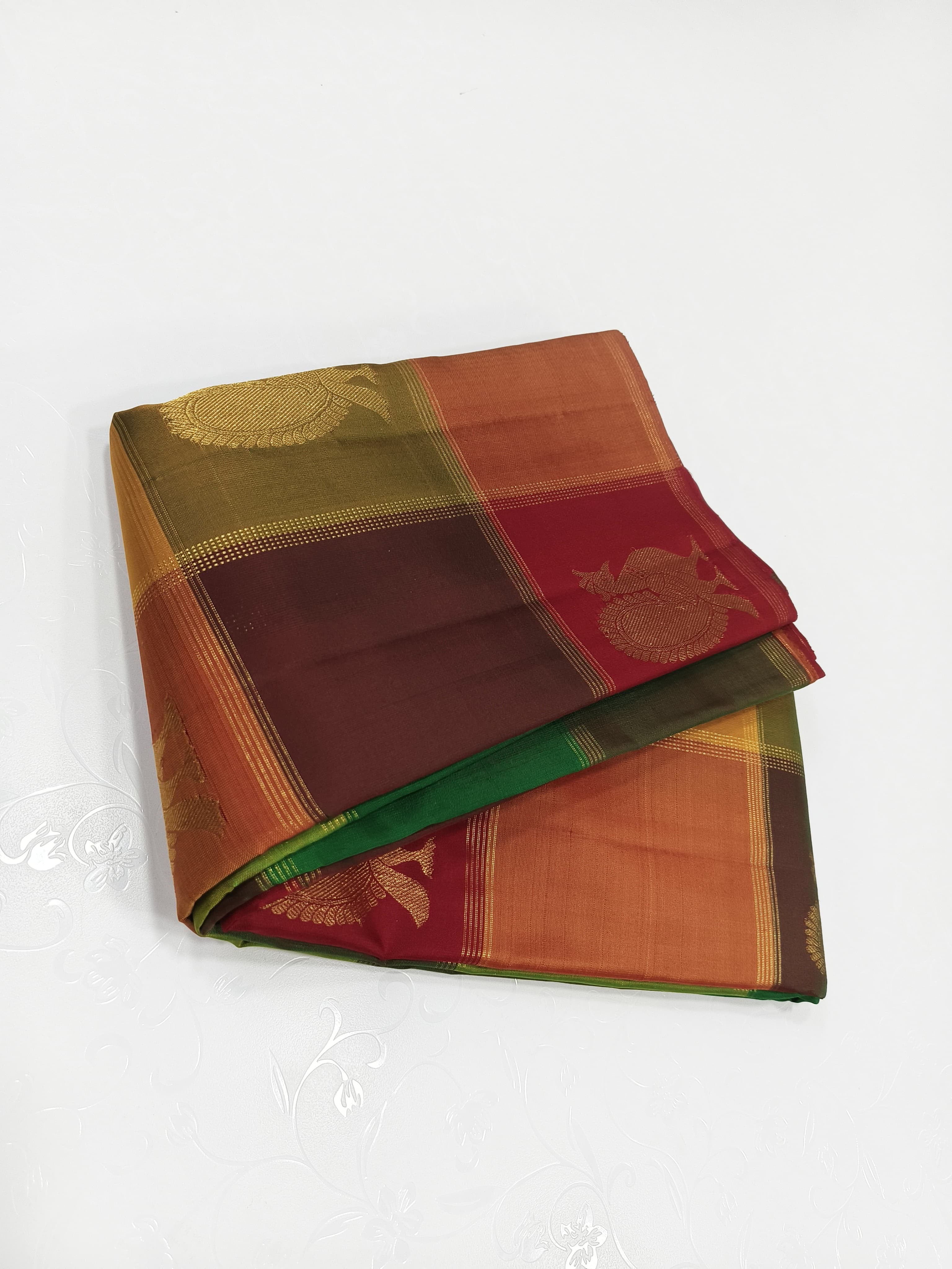 Classic Maroon Checks 2gm Zari Elegance Kanchipuram Handloom Silk Saree SS23657