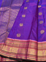 Load image into Gallery viewer, Classic Lavender 2gm Zari Vaira Oosi Elegance Kanchipuram Silk Saree SS23888
