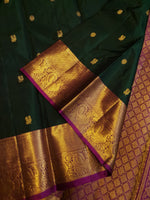 Load image into Gallery viewer, Classic Bottle Green &amp; Dark Pink 2gm Zari Korvai Elegance Kanchipuram Handloom Silk Saree SS28300
