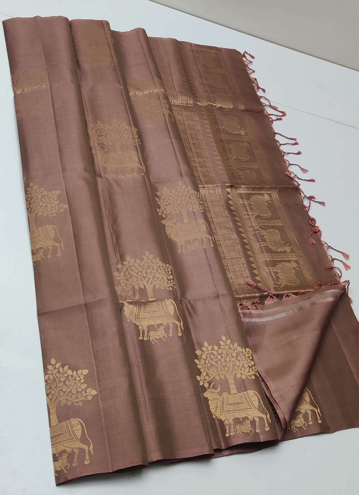 Classic Cocoa Elegance Handloom Soft Silk Saree SS25425