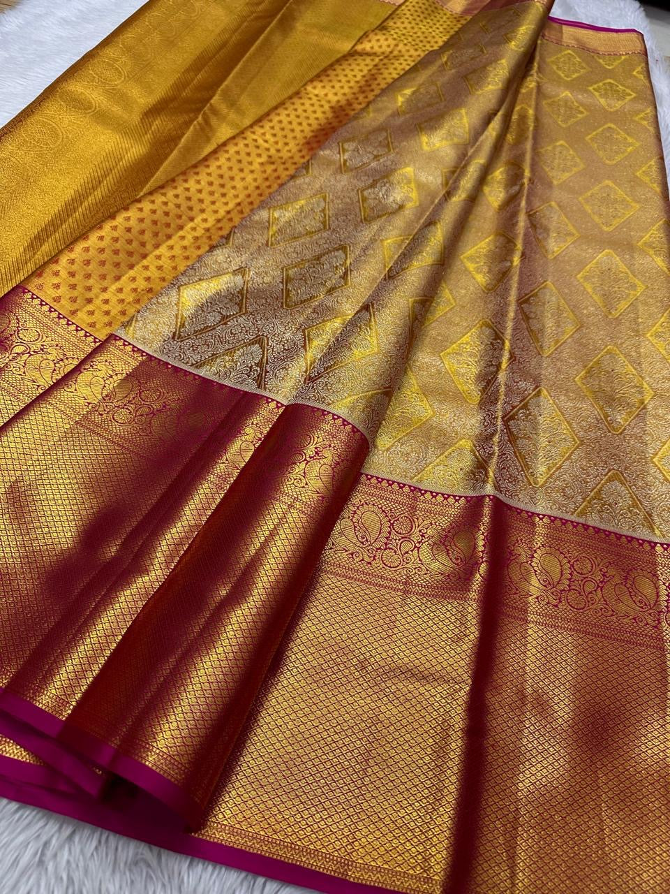 Classic Gold & Deep Pink Bridal Elegance Kanchipuram Handloom Silk Saree SS23612