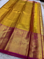 Load image into Gallery viewer, Classic Gold &amp; Deep Pink Bridal Elegance Kanchipuram Handloom Silk Saree SS23612
