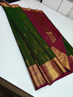 Load image into Gallery viewer, Classic Bottle Green &amp; Ruby Pink 2gm Zari Vaira Oosi Elegance Kanchipuram Handloom Silk Saree SS27029

