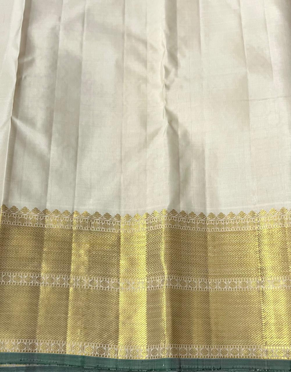 Classic Creamy White 2gm Zari Bridal Elegance Kanchipuram Handloom Silk Saree SS23893