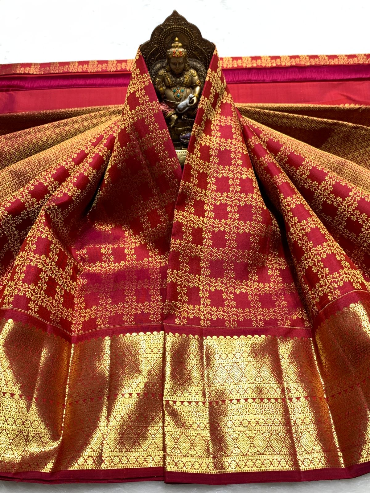 Classic Pinkish Orange 2gm Zari Bridal Elegance Kanchipuram Handloom Silk Saree SS25450